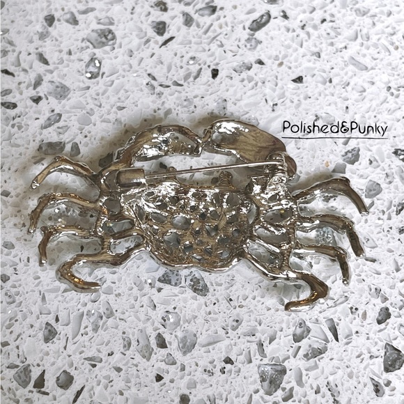 Crab Brooch ~ Crab Pin ~ Nautical Brooch ~ Silver Pin in ribbon Gift box - Picture 2 of 3